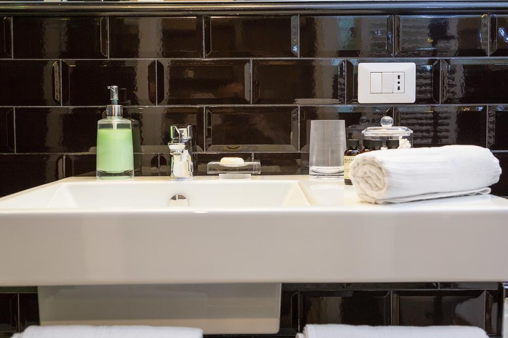 App Condotti Luxury Apartment In โรม ภายนอก รูปภาพ